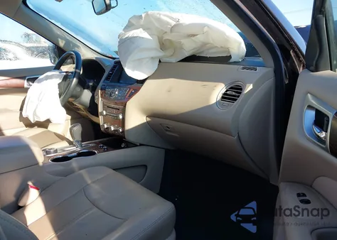 2017 Nissan Pathfinder Platinum z USA, uszkodzony, nr VIN 5N1DR2MM9HC613305